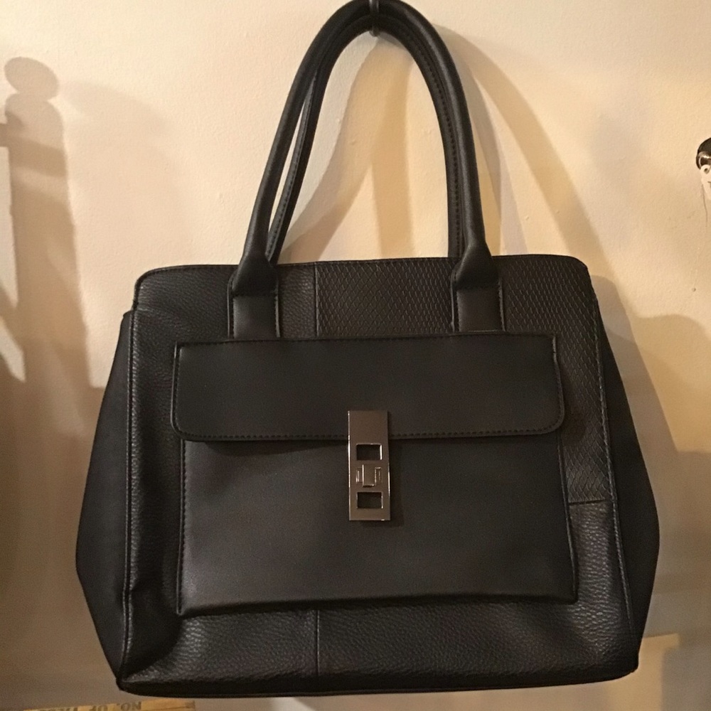 Apt 9 bag